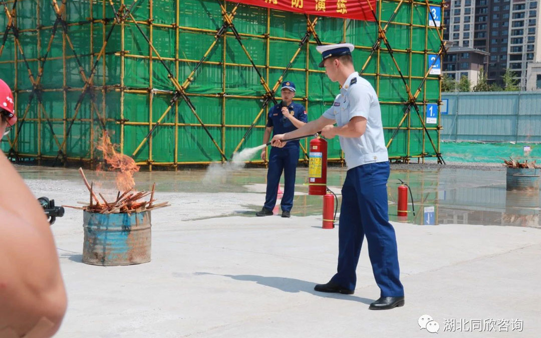 恩施州召开衡宇修建和市政工程质量清静事情推进会 - 365英国上市〔www.iTongxin.cn〕